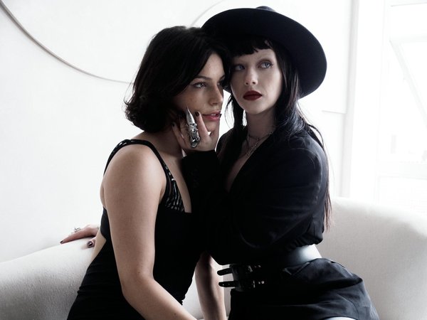 Transformez votre look estival : astuces incontournables pour sublimer vos tenues avec des accessoires en laine !