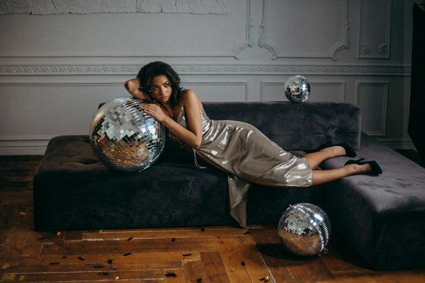 Comment renouveler son style sans changer complètement sa garde-robe ?